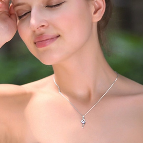 Sterling silver Pendant with CZ with necklace - Picture 3 of 5